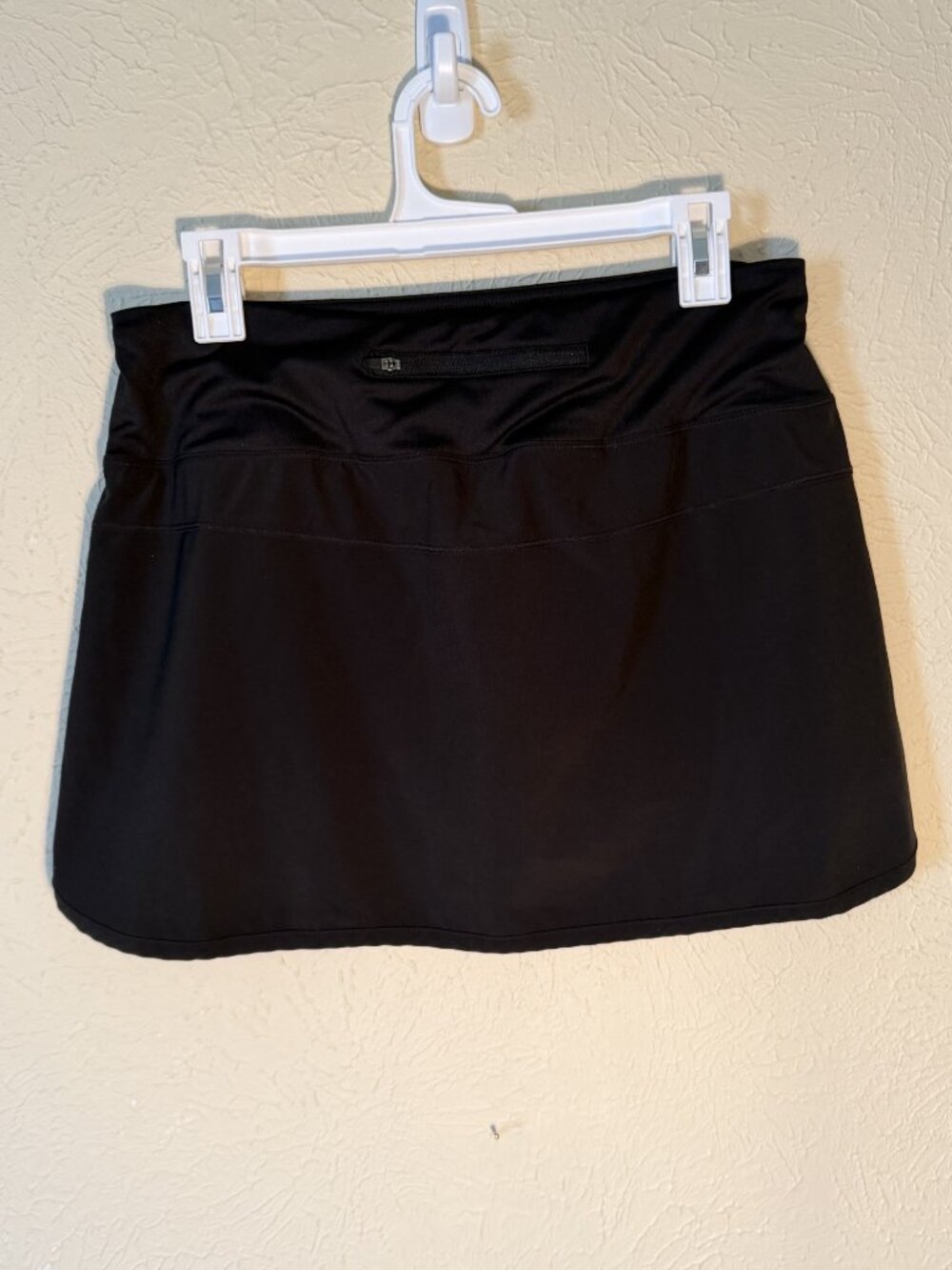 Free Fly Black Running Skort, Size Medium - Picture 2 of 7